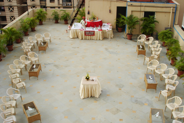 Poolside Lawn at The Classique Club