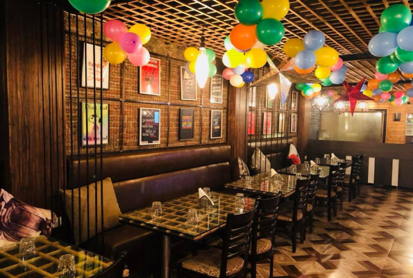 18+ Cafe & Lounge