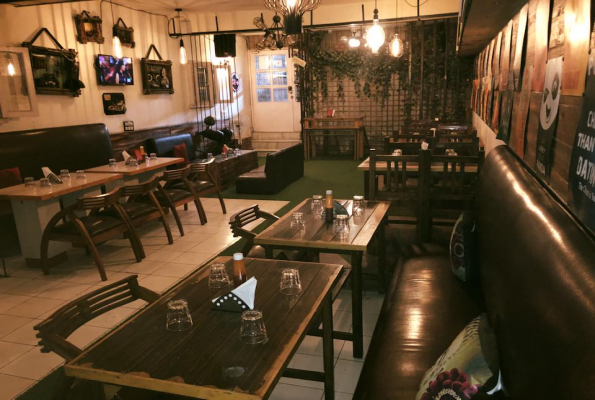 18+ Cafe & Lounge