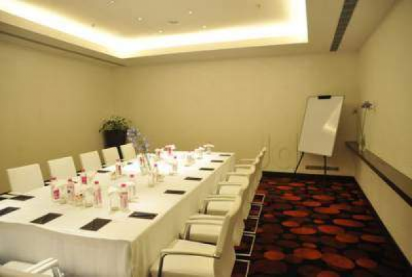 BoardRoom at The Oterra Hotel