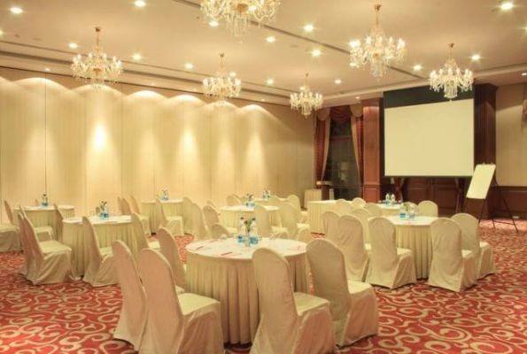 The Grand Magrath Hotel
