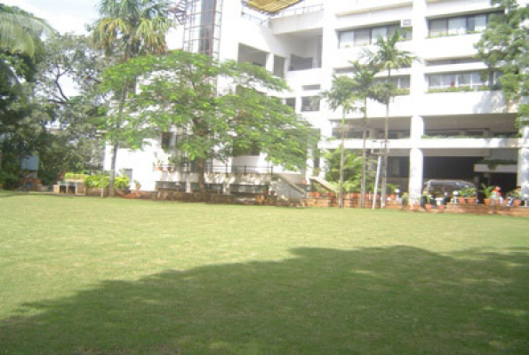 Front lawns at Woodlands Nasiklub