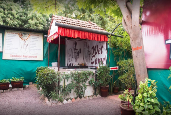 Open Air Restaurant at Tandoor Restaurant