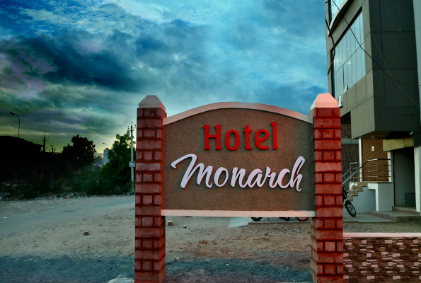 Monarch Bar at Hotel Monarch