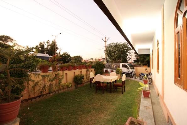 Garden Restaurant at Hotel Beniwal Palace