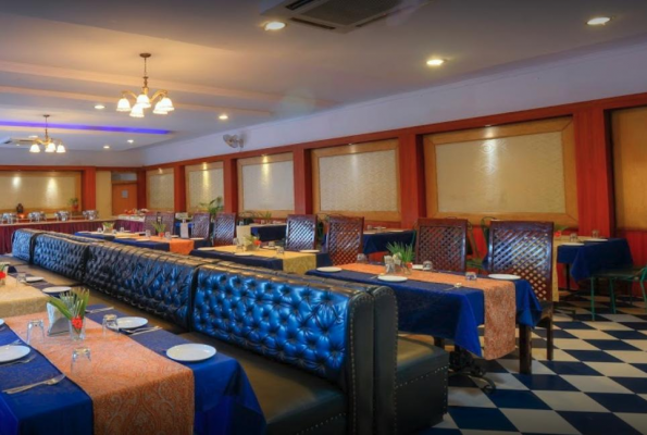 Four Season Restaurant Multi Cruise at Treehouse Amaara