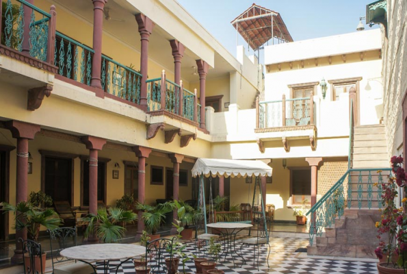 Courtyard at Ratan Vilas