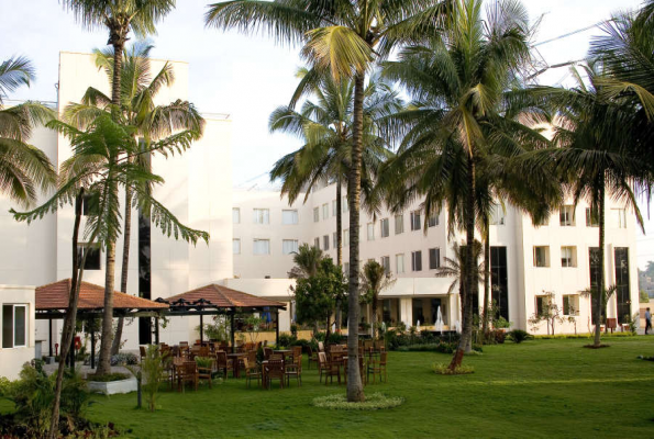The Palms at Evoma Business Hotel