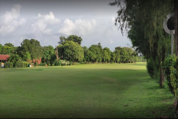 Main Lawn Full at The Tollygunge Club