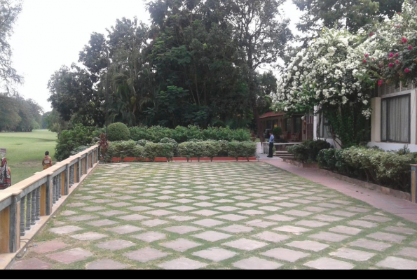 Main Lawn Full Gravel at The Tollygunge Club