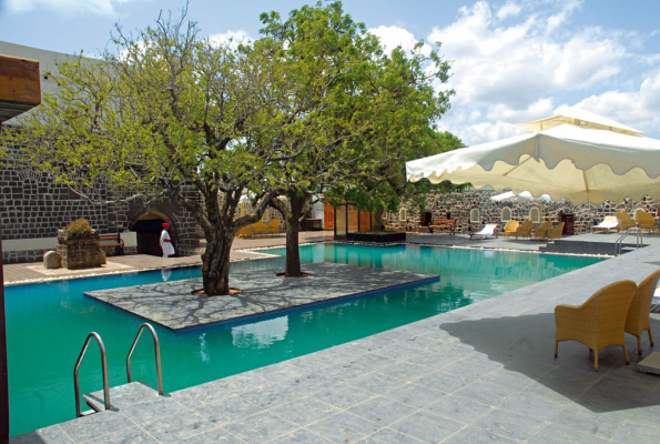 Kund The Poolside Bar at Fort Jadhavgadh