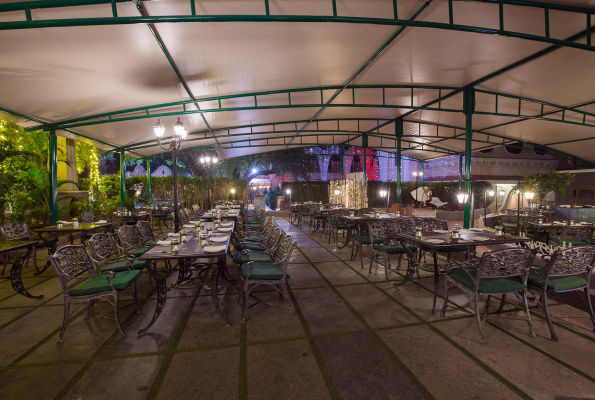 Courtyard at Residency Club