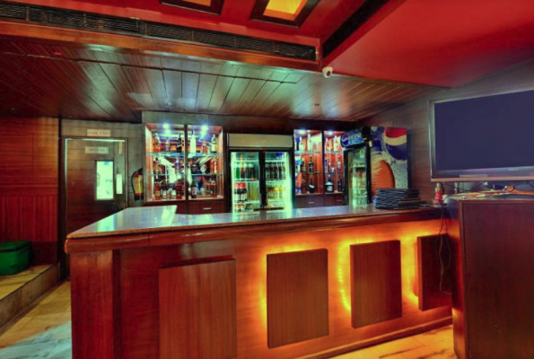 Bar at Mahalakshmi Palace Hotel