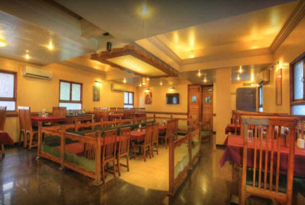 Restaurant & Bar at Hotel Lonavla