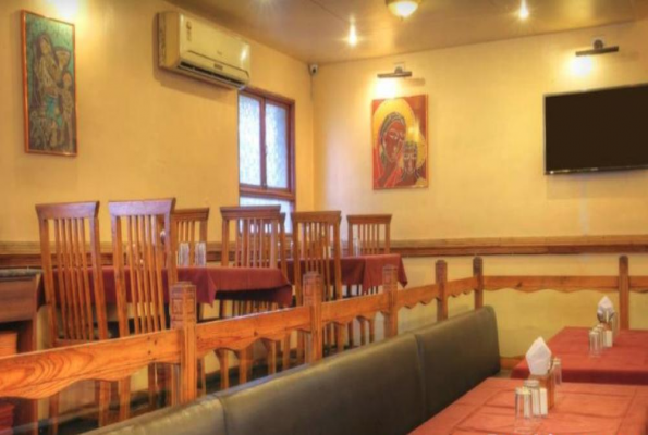 Restaurant & Bar at Hotel Lonavla