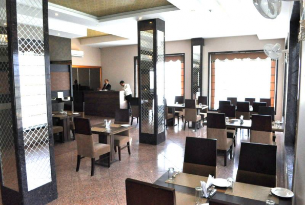 World Class Restaurant at Hotel The Royal Bharti