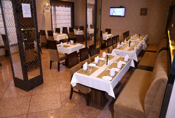 World Class Restaurant at Hotel The Royal Bharti