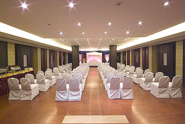 Crystal Hall I at Royal Plaza Hotel