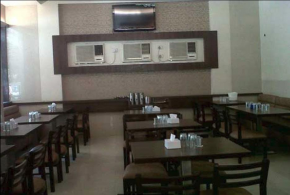 Captain Bar & Restaurant at Hotel Risshi Residency