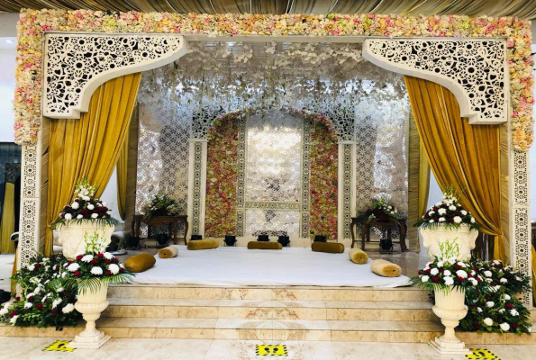 L Elegant The Royal Banquet