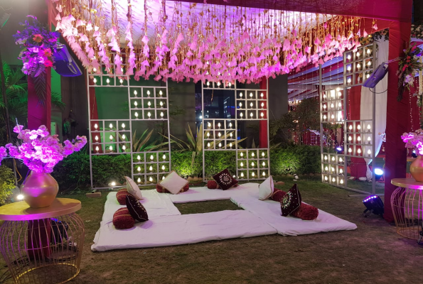 Lawn at Comfort Hotel Vista Lucknow