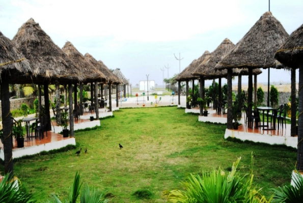 Garden Lawn at The Country Club Jade Beach Resort