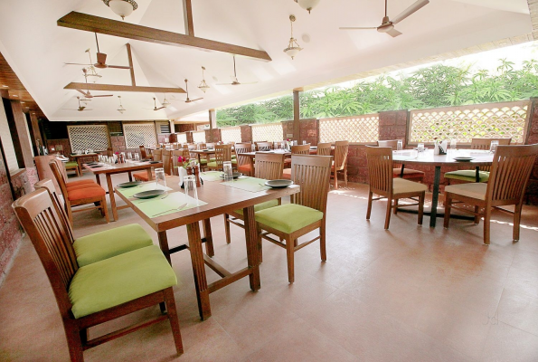 Resturant at Saya Grand Club & Spa Resort