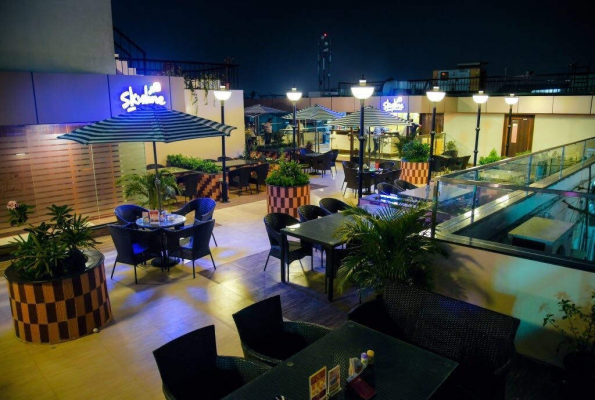 Super Terrace at Dramz Delhi