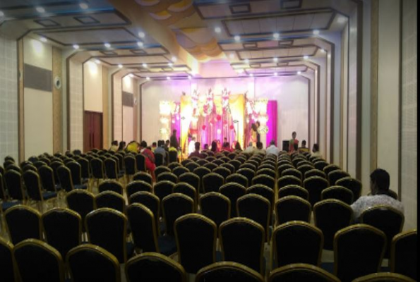 Utsav Banquets And Lawn