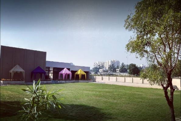 Utsav Banquets And Lawn