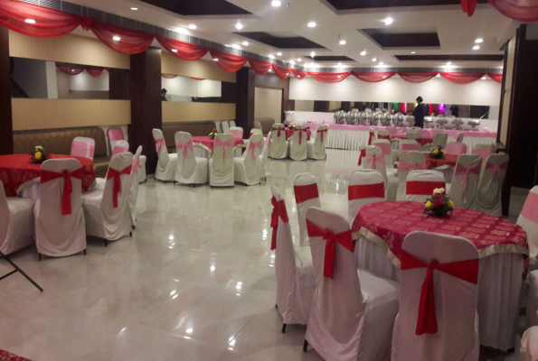 Restaurant at Hotel Rajpath Residency