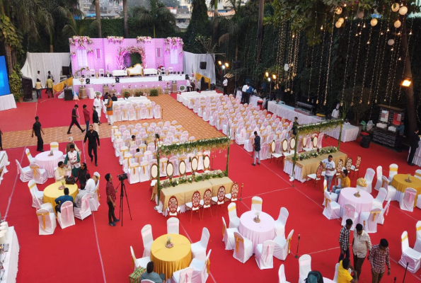 Peninsula Grand Hotel