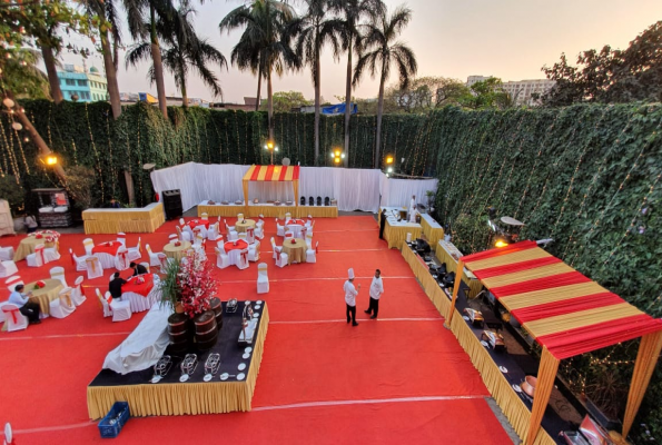 Peninsula Grand Hotel
