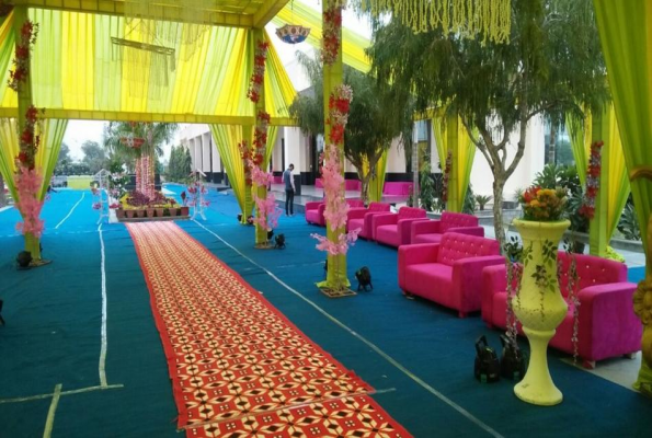 Lawn & Hall at Amanbagh