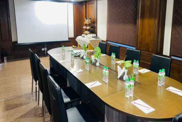 Treehouse Hotel Club And Spa