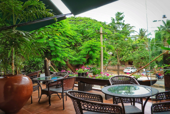 Outdoor Dine at Coconut Grove Jp Nagar