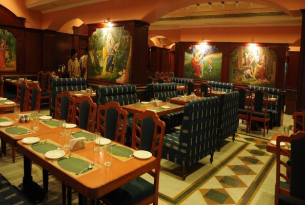 Vrindavan Multi Cuisine  Restaurant at New Woodlands Hotel