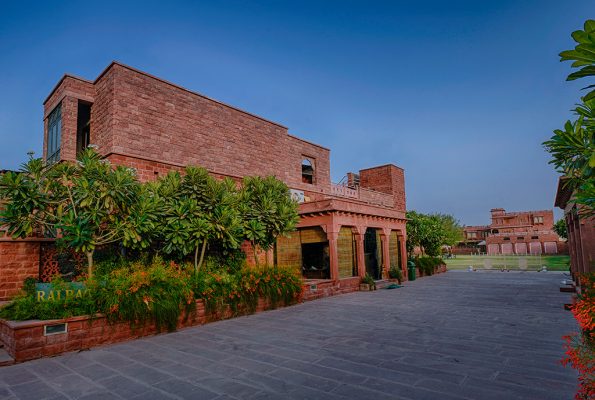 Garden 3 at Treehouse Rajbagh Hotel