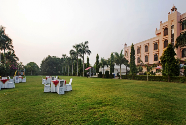 Lawn at Ranthambhore National Resort