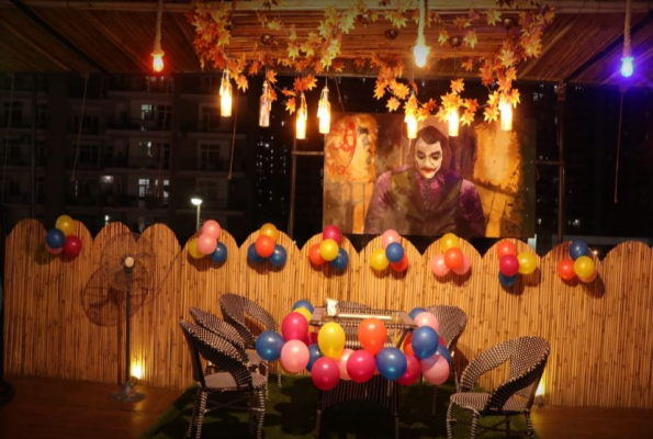 The Mask Cafe & Lounge