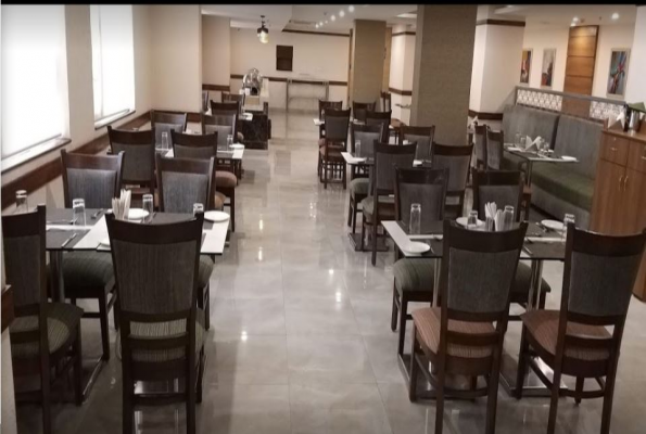 Restaurant at Starlit Suites