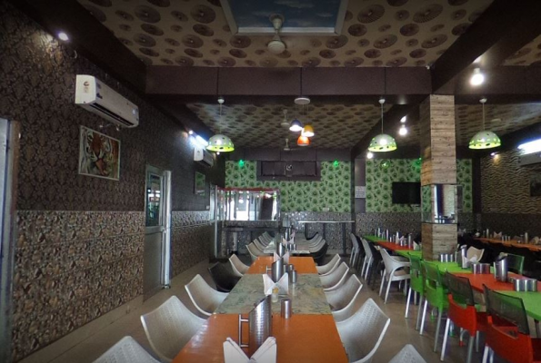 Restaurant at Kanhas Restaurant