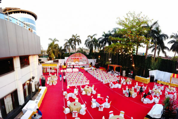 Peninsula Grand Hotel