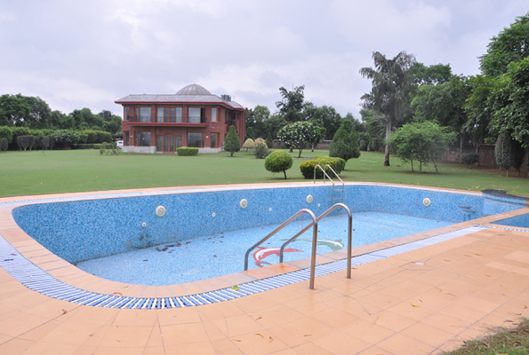 Pool Side Lawn at Jain Farms