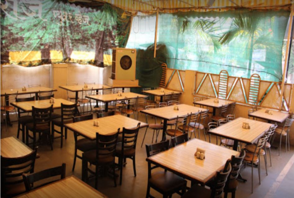 Outdoor Restaurant at Ganraj Pure Veg