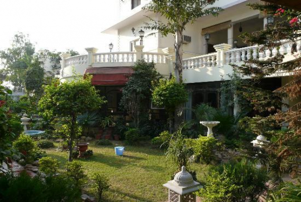 Garden Lawn at Hotel Sugan Niwas Palace
