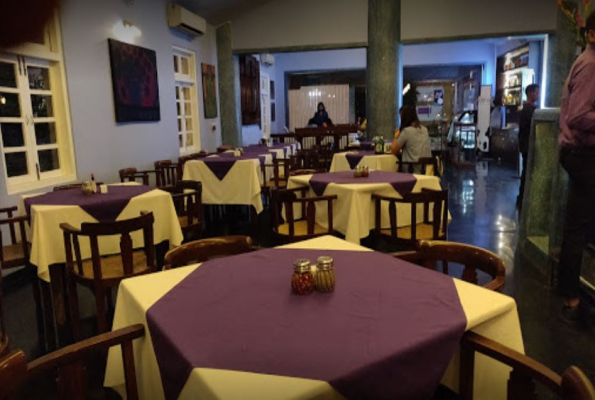 Indoor Restaurant at Darios Restaurant