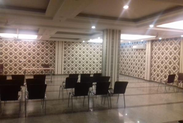 Alpina Hotel & Suites