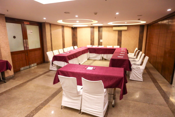 Alpina Hotel & Suites