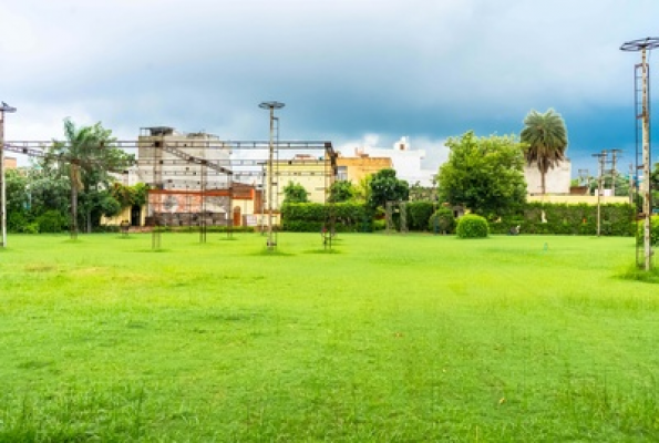 Hall & Lawn at Bishamber Palace